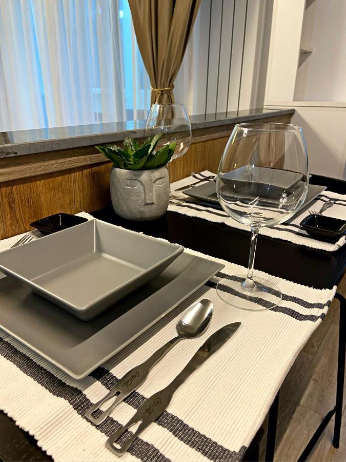 Lovely Studio In The City Center Of 부쿠레슈티 외부 사진
